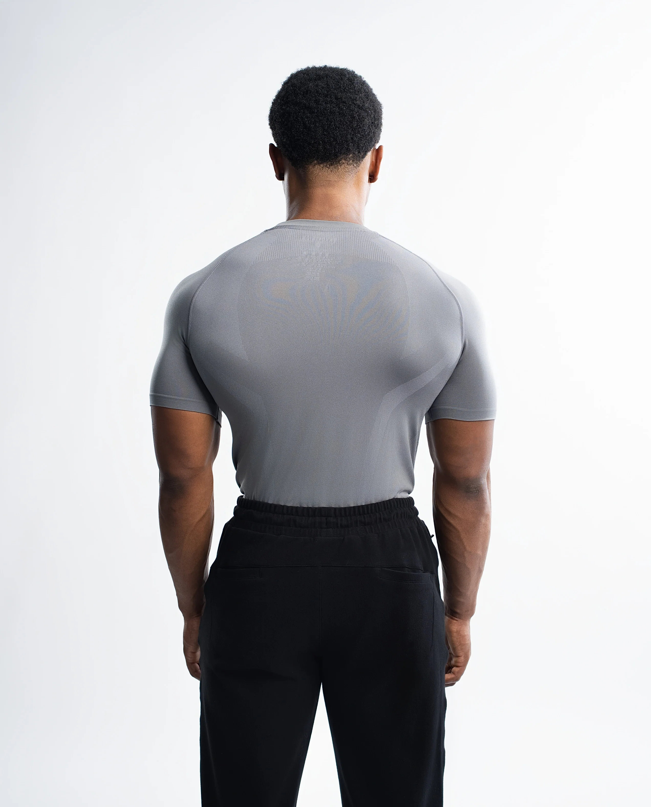 CLEARANCE EVO Men's Seamless Compression Shirt - Image 12
