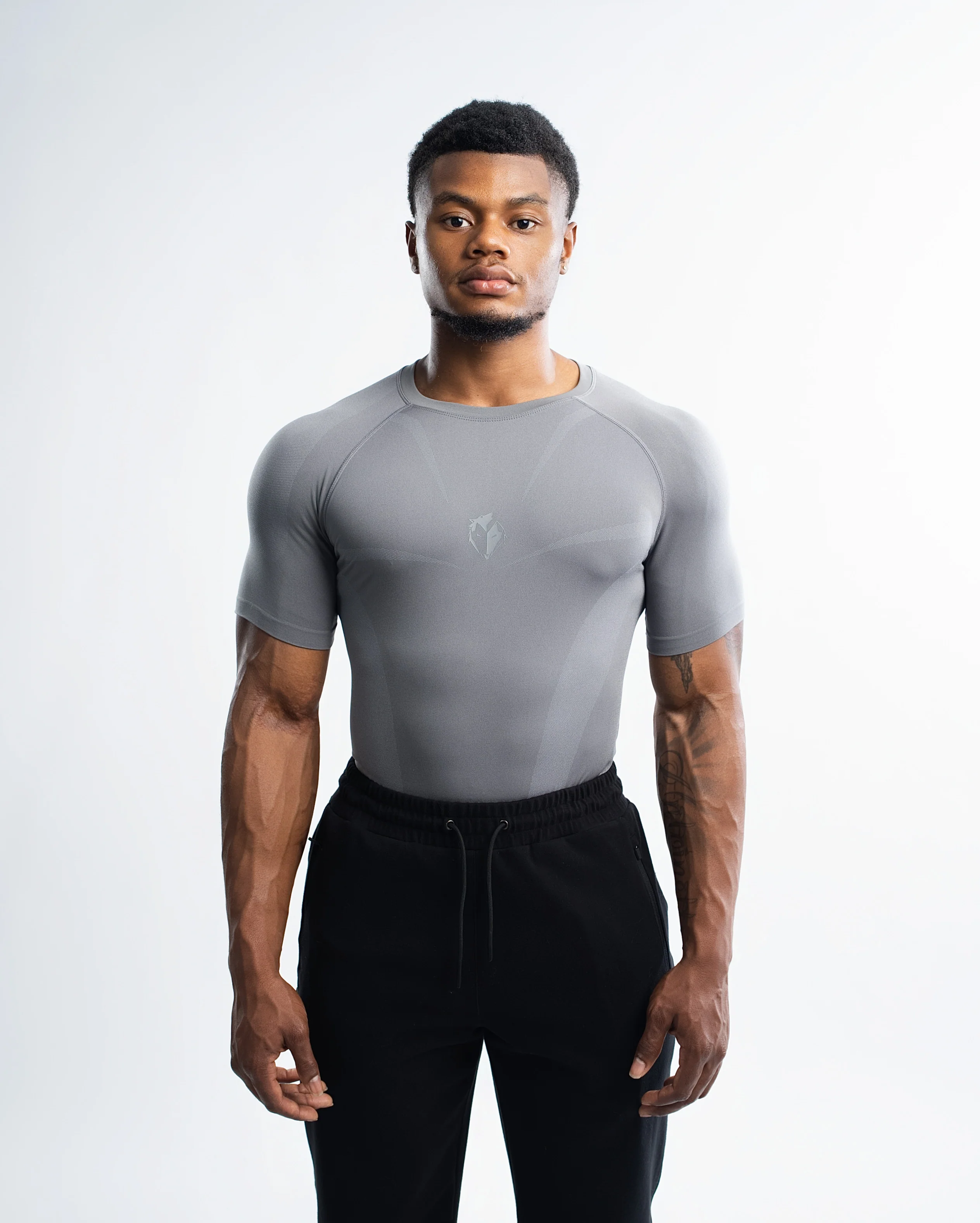 CLEARANCE EVO Men's Seamless Compression Shirt - Image 3
