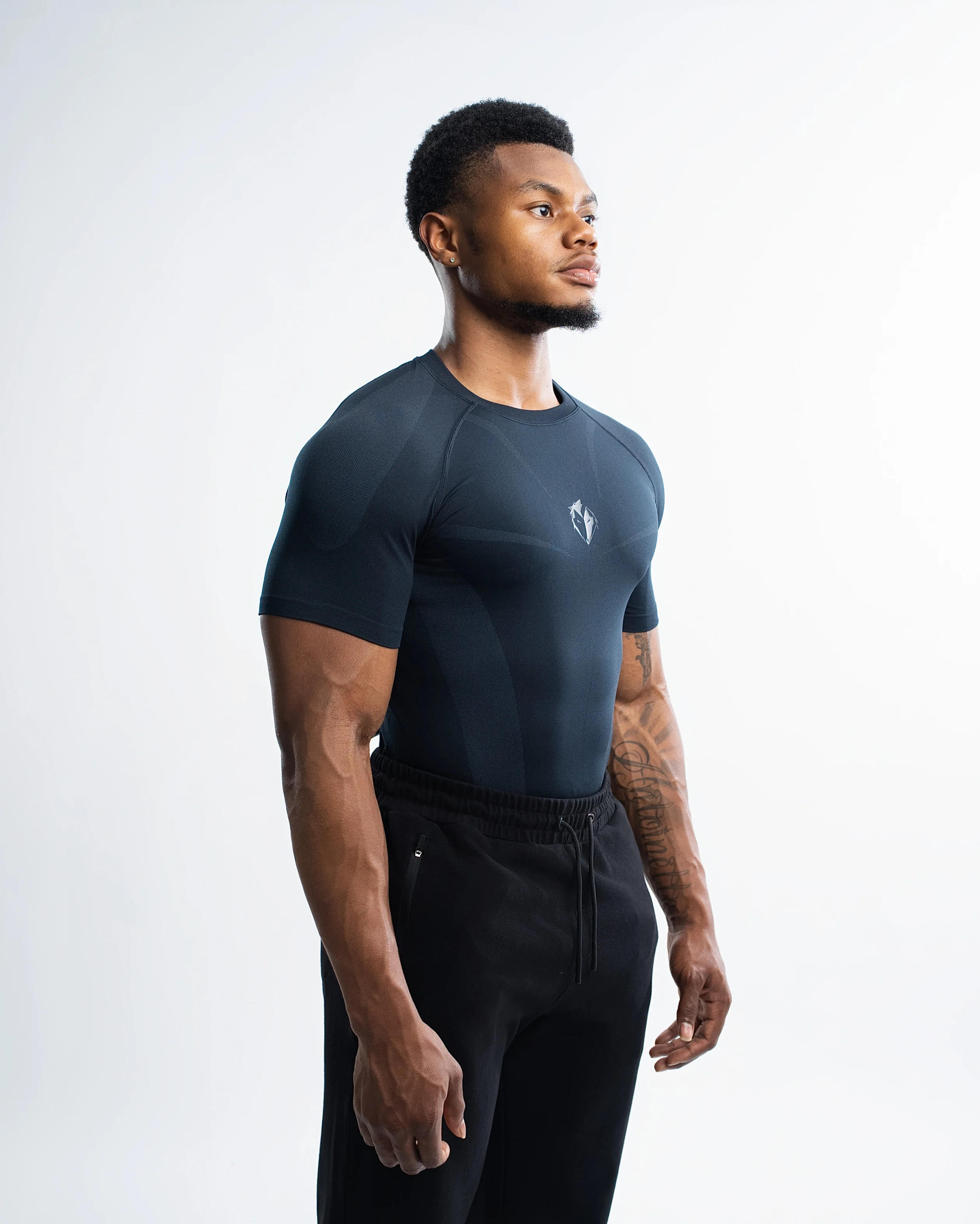 CLEARANCE EVO Men's Seamless Compression Shirt - Image 8